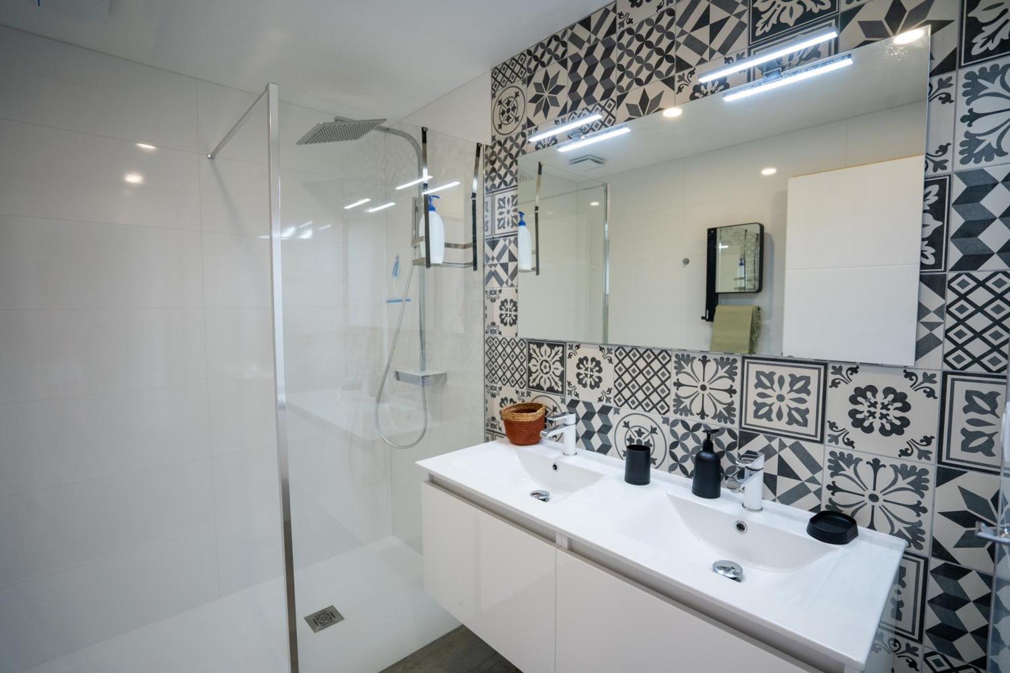 Escapade Ocean Apartment ลาแบ็นน์ ภายนอก รูปภาพ
